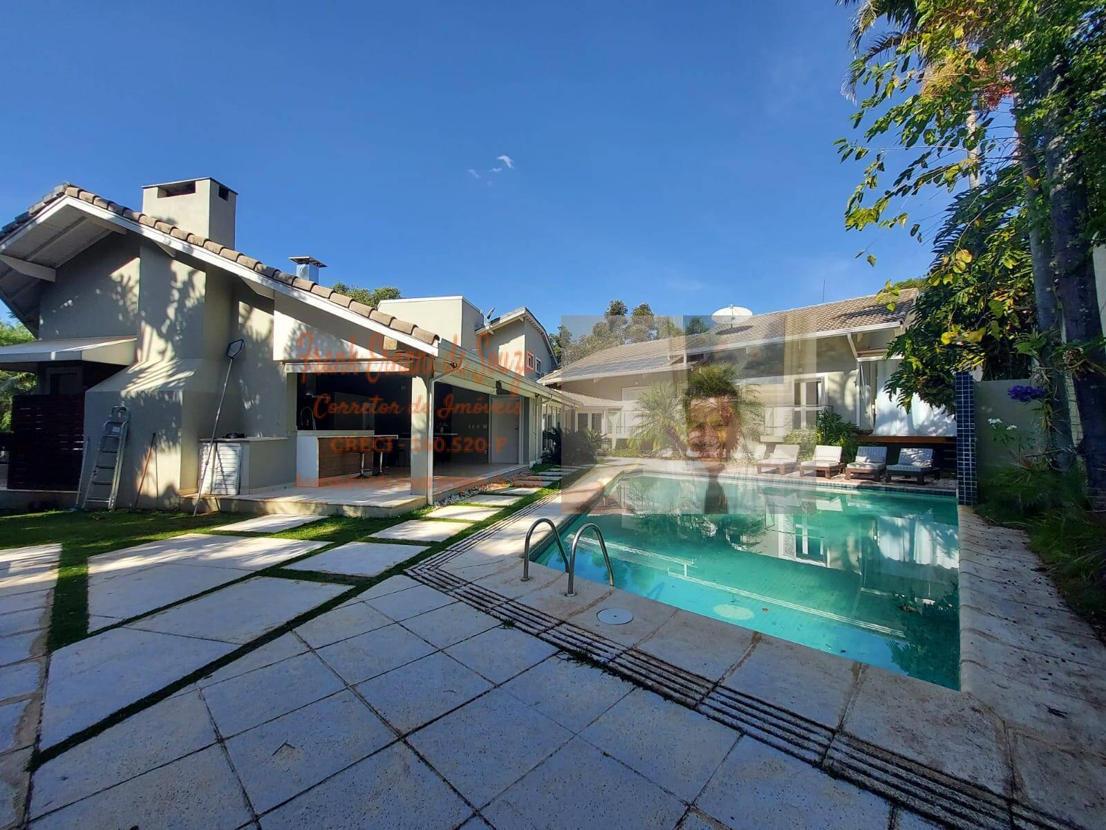 Casa de Condomínio para alugar com 4 quartos, 1210m² - Foto 2